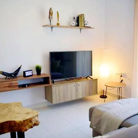 Ocean Breeze Apartment