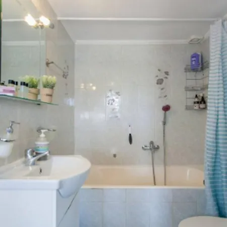 Ocean Breeze Apartment *
